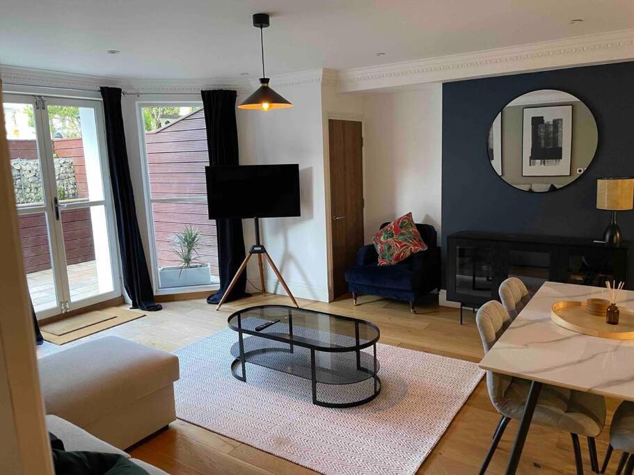Stunning Apartment By The Leas, West End Folkestone Kültér fotó